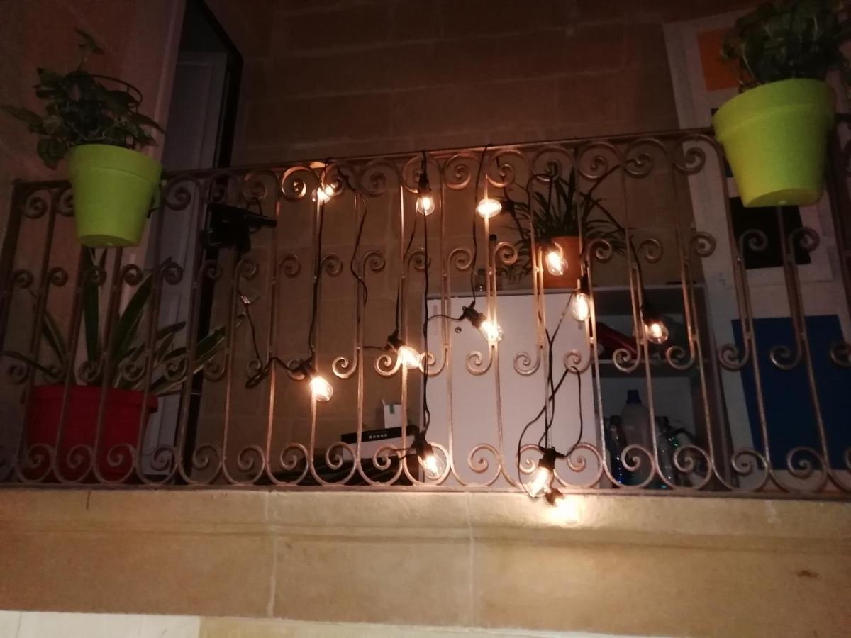 Triesti Home Виктория Екстериор снимка