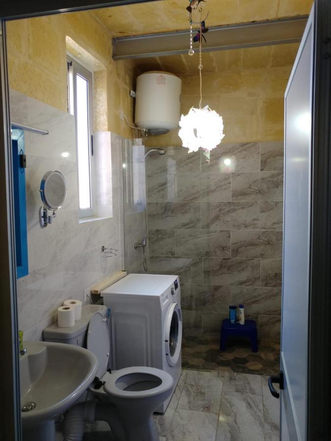 Triesti Home Виктория Екстериор снимка