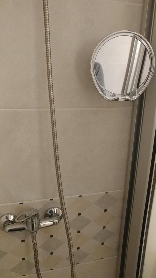 Triesti Home Виктория Екстериор снимка