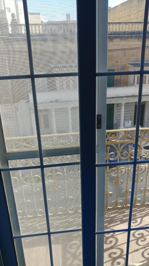 Triesti Home Виктория Екстериор снимка